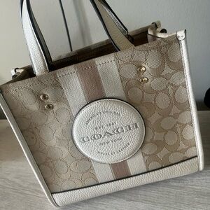 Coach Dempsey tote bag 22